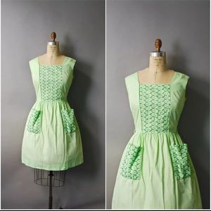 1950s Spring Day Dress with pockets in rare larger size